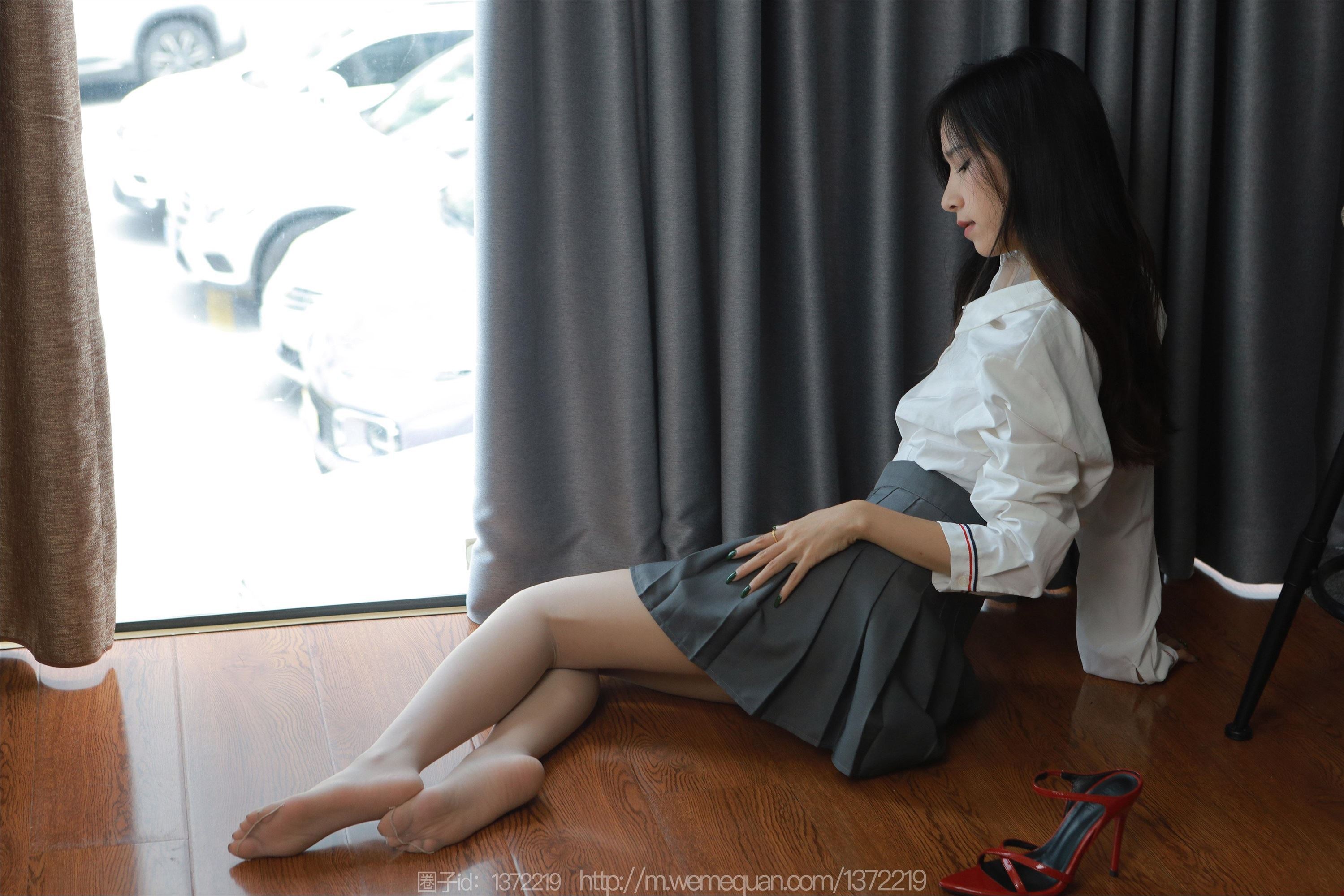 IESS异思趣向  2023.08.29 丝享家 1519 美子《俏皮百褶裙》